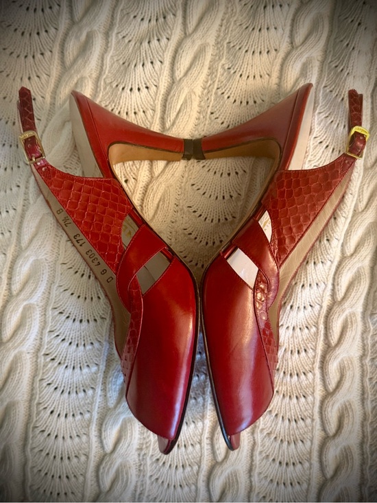 Salvatore Ferragamo Shoes - Vintage Salvatore Ferragamo Red Slingback Leather Heels - amazing condition